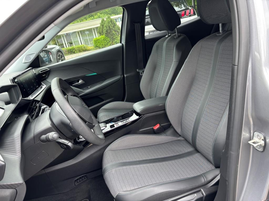 Peugeot e-2008