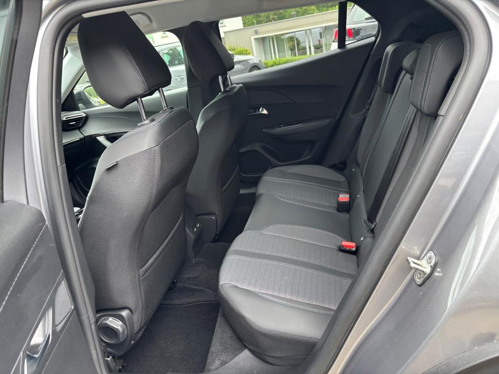 Peugeot e-2008