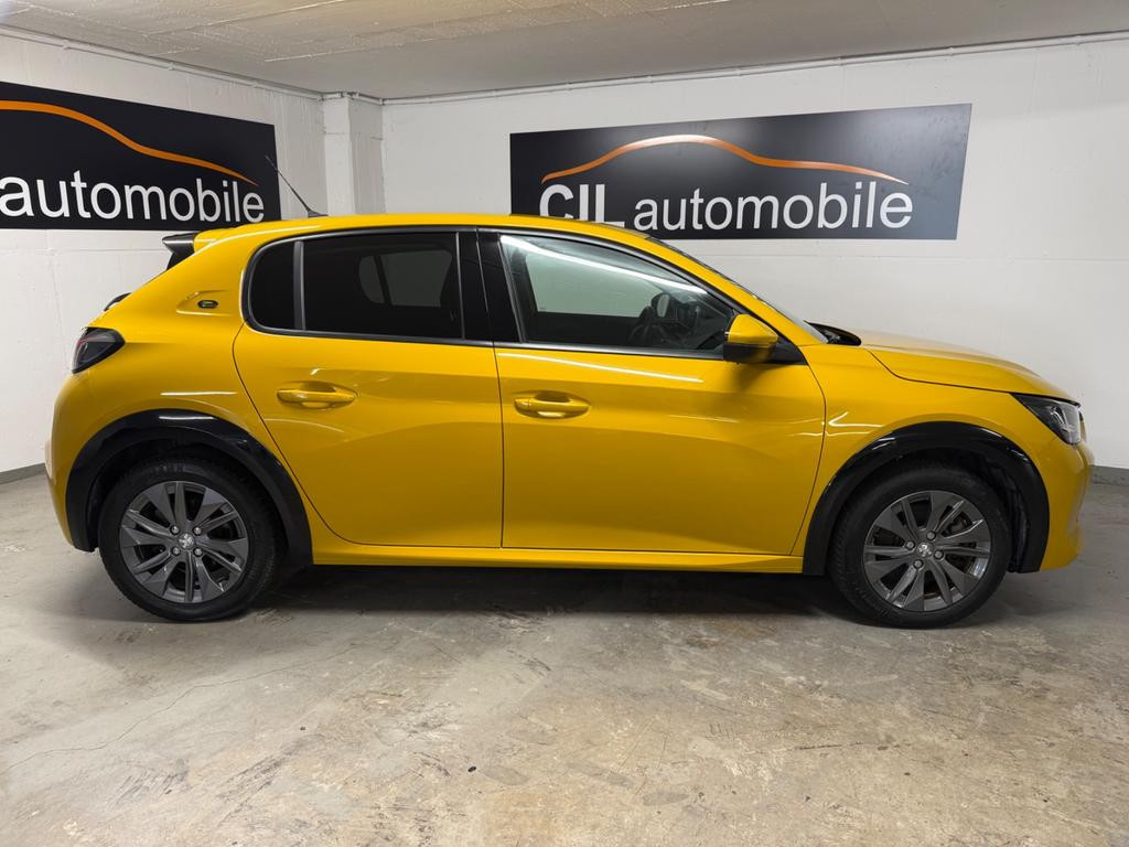 Peugeot e-208