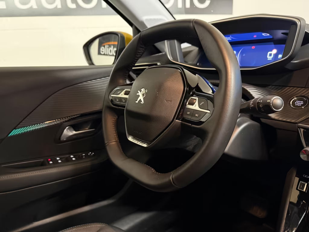 Peugeot e-208
