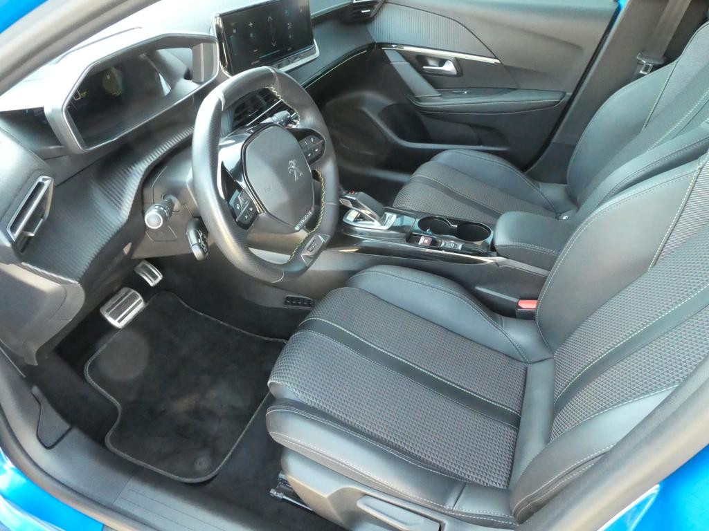 Peugeot e-208