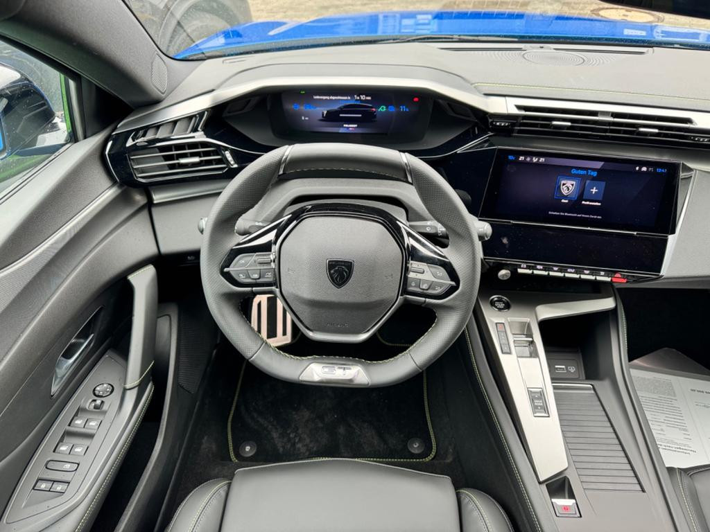 Peugeot e-308