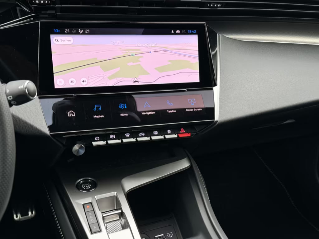 Peugeot e-308