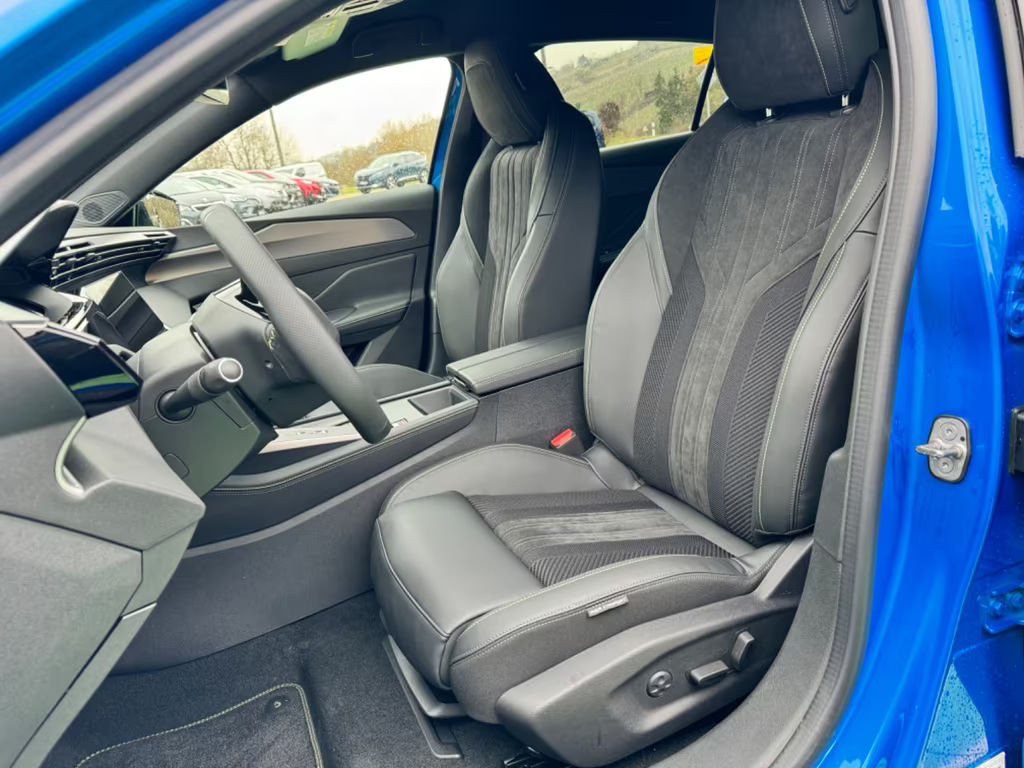 Peugeot e-308