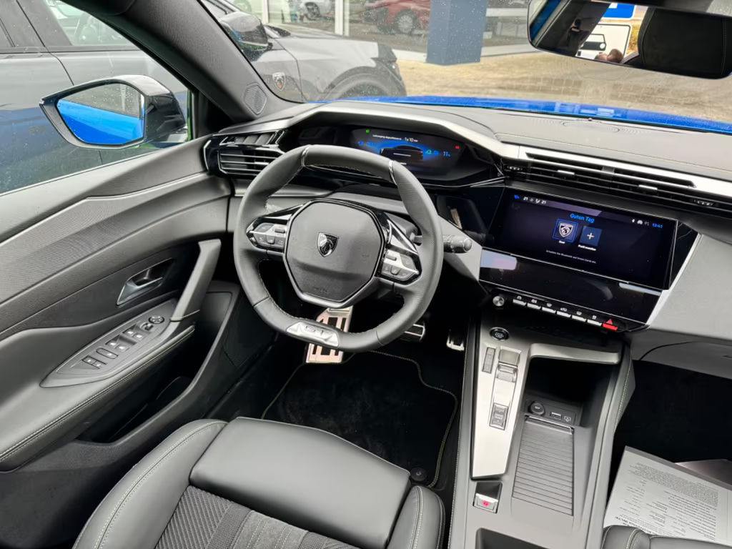 Peugeot e-308