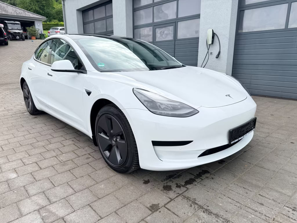 Tesla Model 3 Standard Range