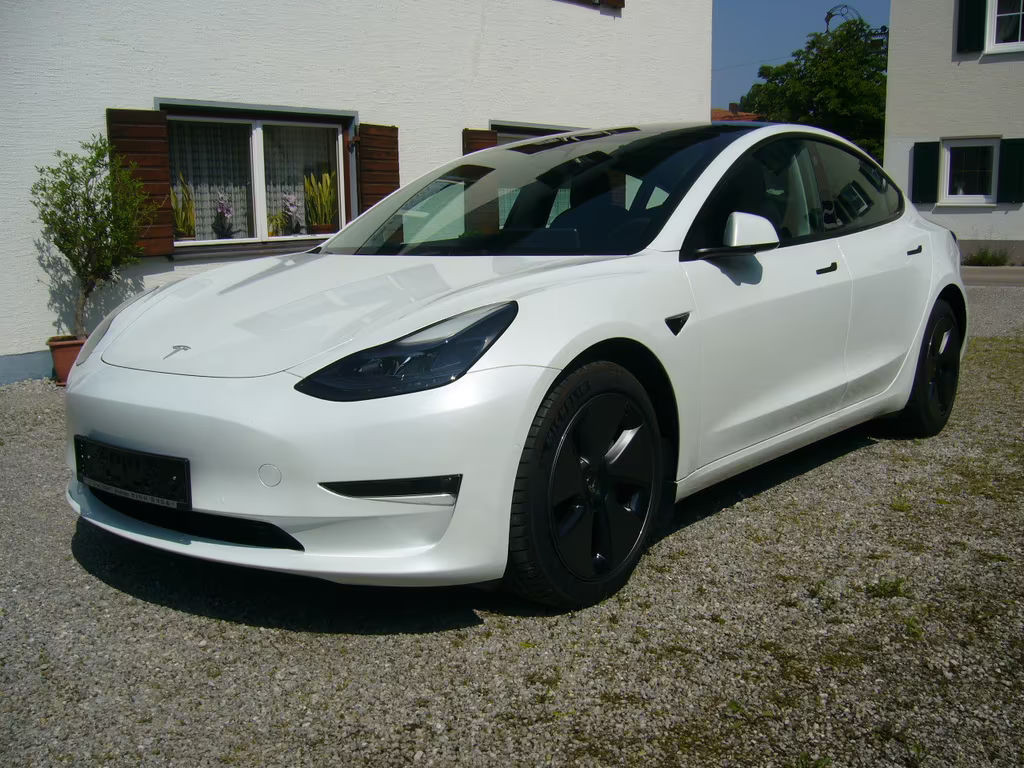 Tesla Model 3 Long Range AWD