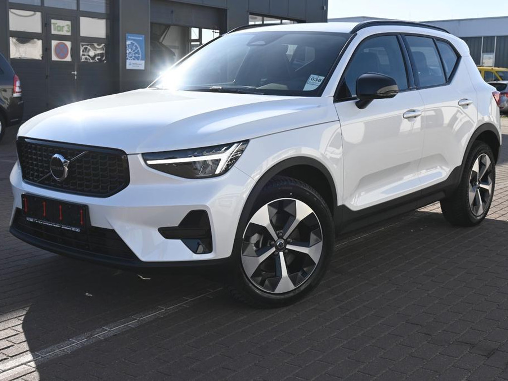 Volvo XC40 Plus Dark