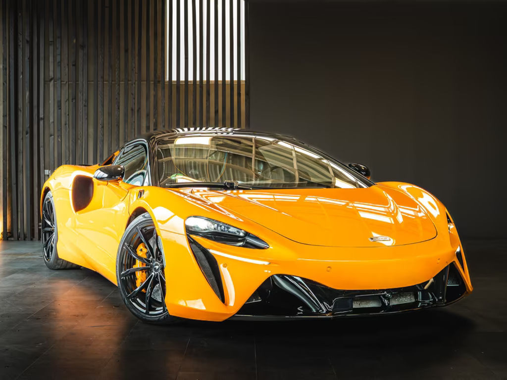 McLaren Artura Spider