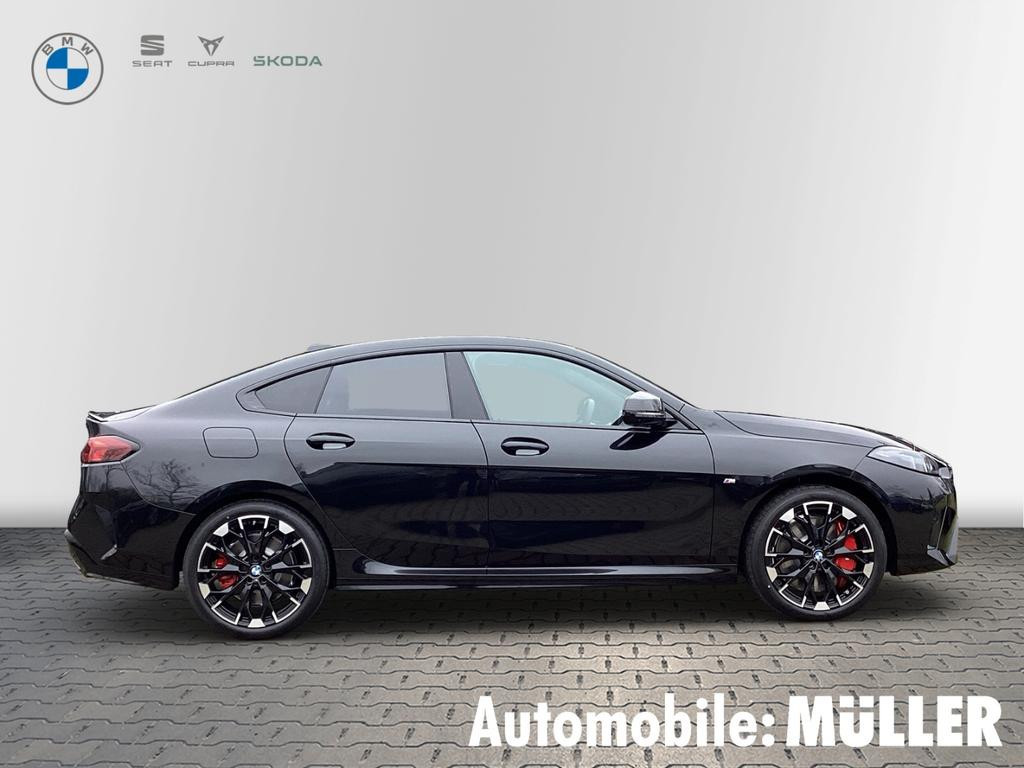BMW M235