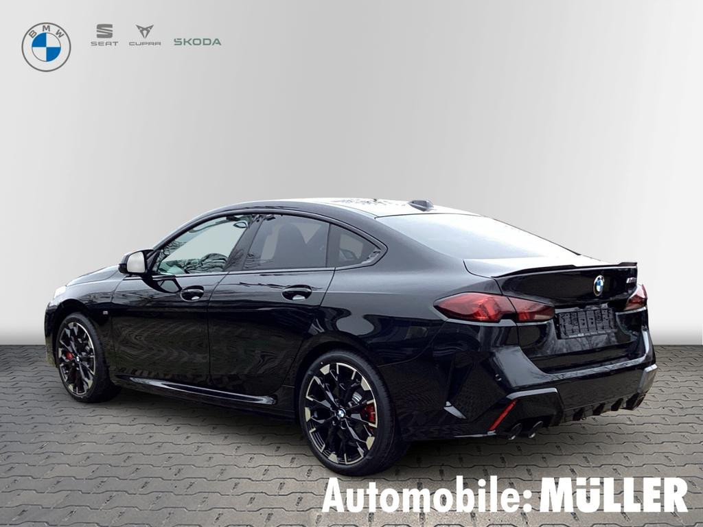 BMW M235