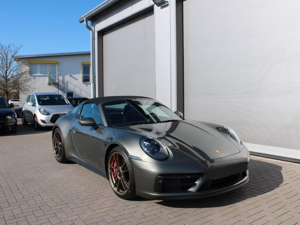 Porsche 911 GTS 4 992 Cabriolet Targa
