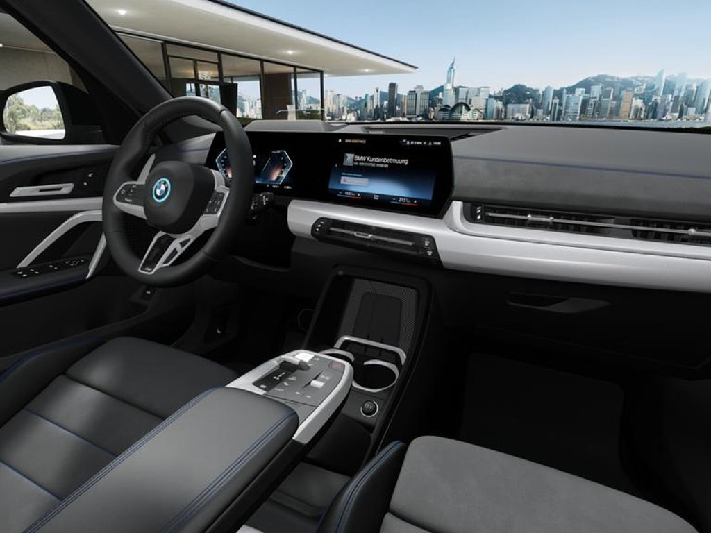 BMW iX1