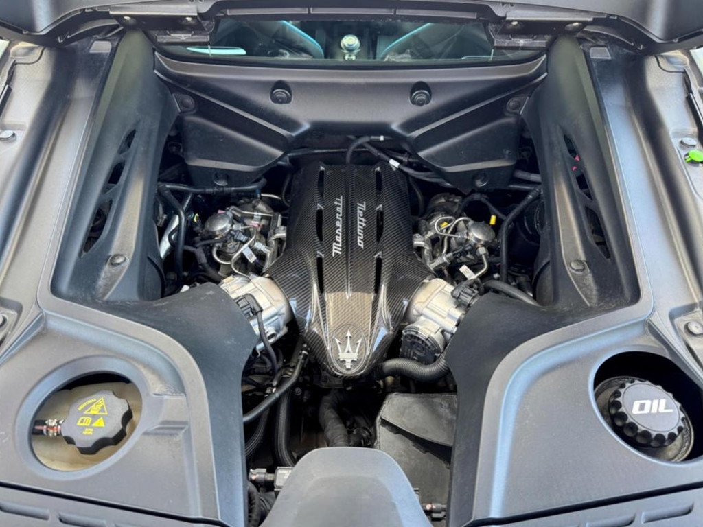 Maserati MC20