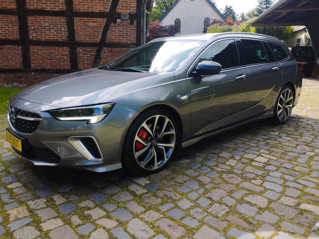 Opel Insignia GSi 4x4 LED*AHK*NAVI* top gepflegt*