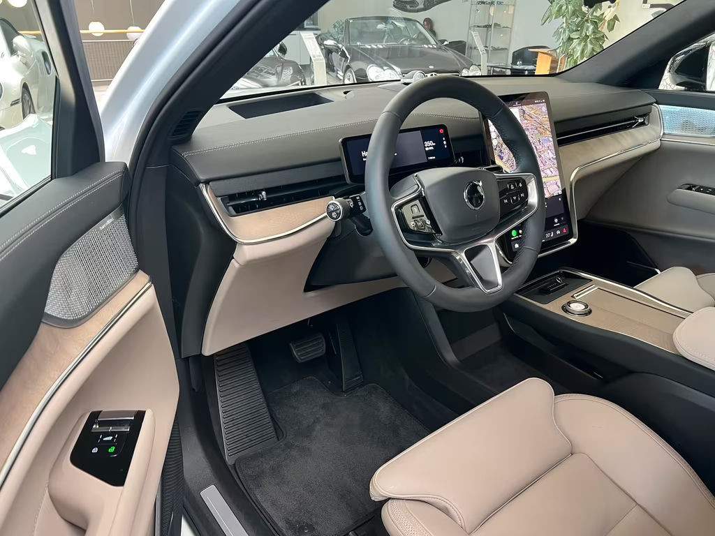 Volvo EX90