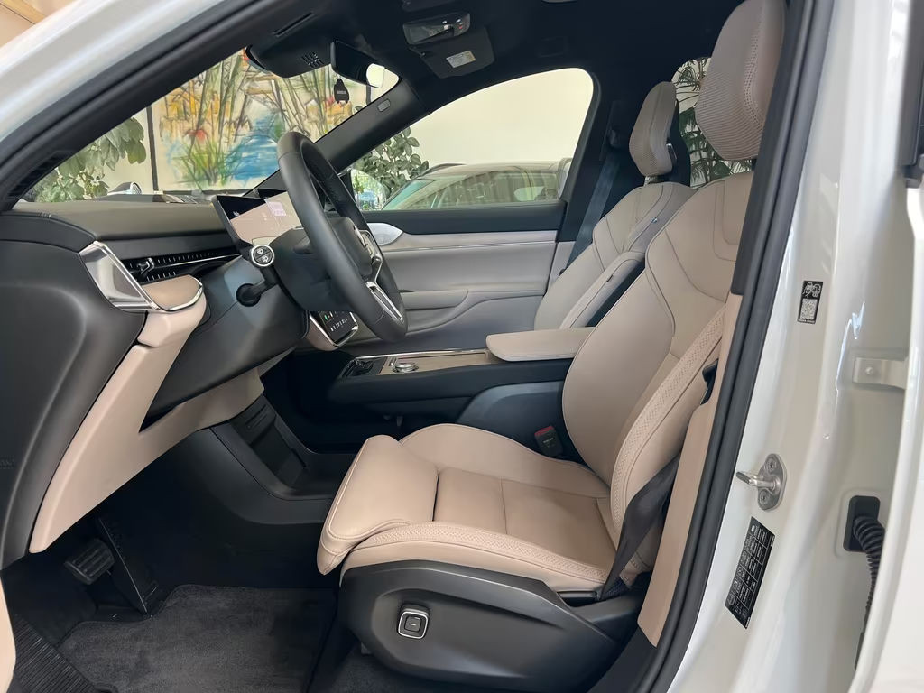 Volvo EX90