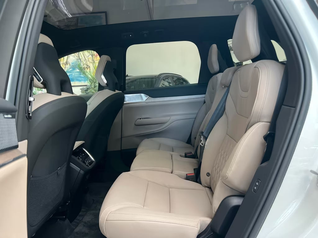 Volvo EX90