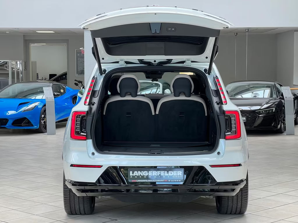 Volvo EX90