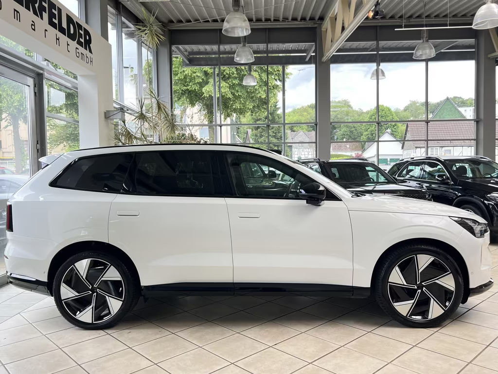 Volvo EX90