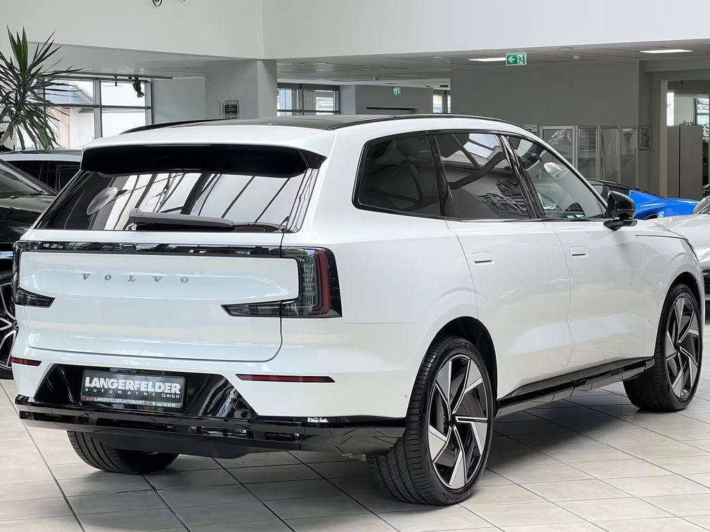 Volvo EX90