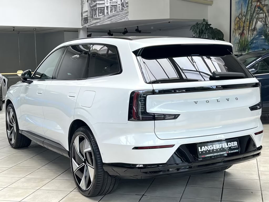 Volvo EX90
