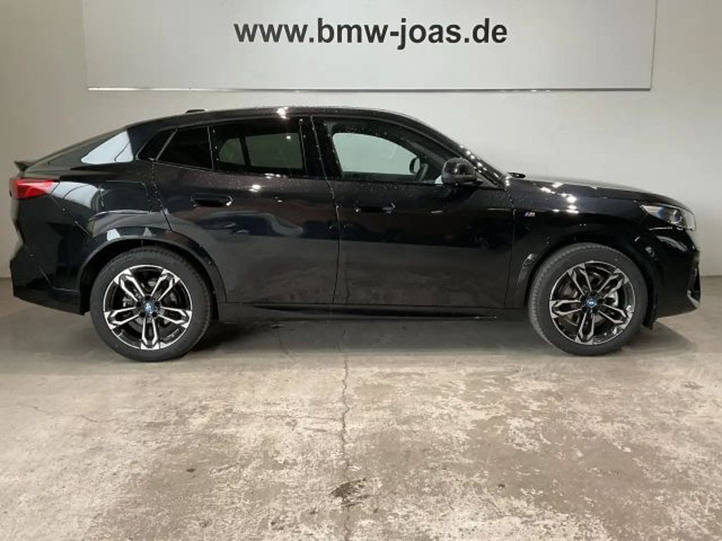 BMW iX2