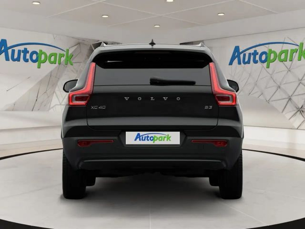 Volvo XC40 Plus Dark