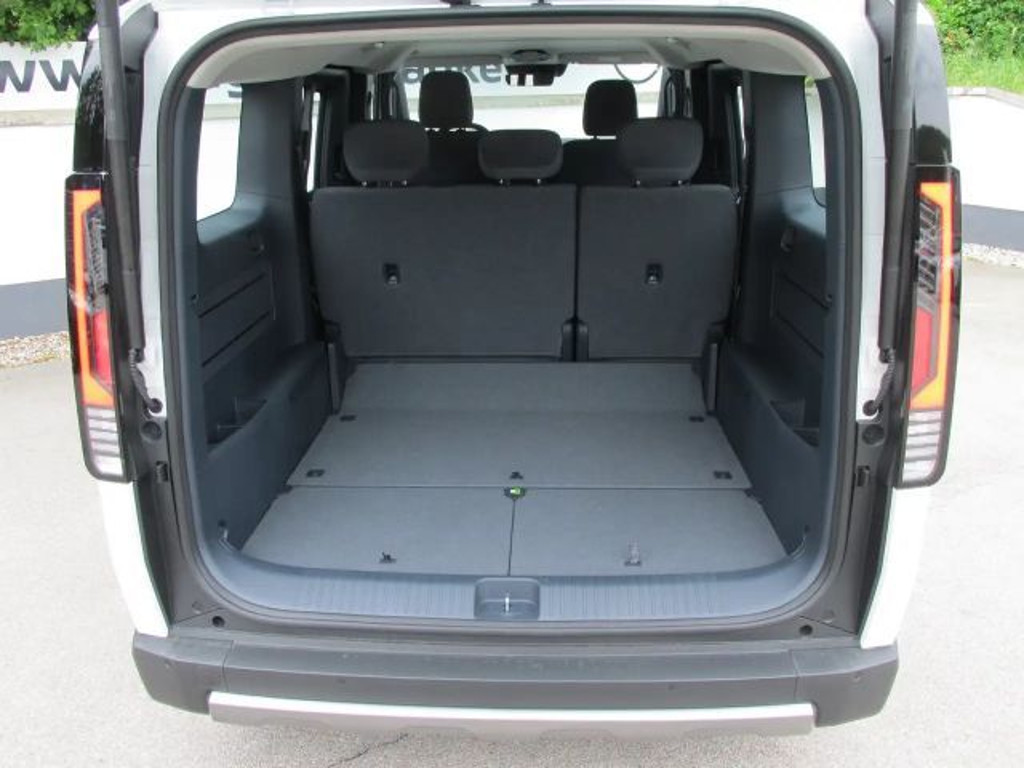 Kia PV5 Passenger