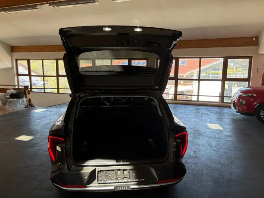 Kia K4