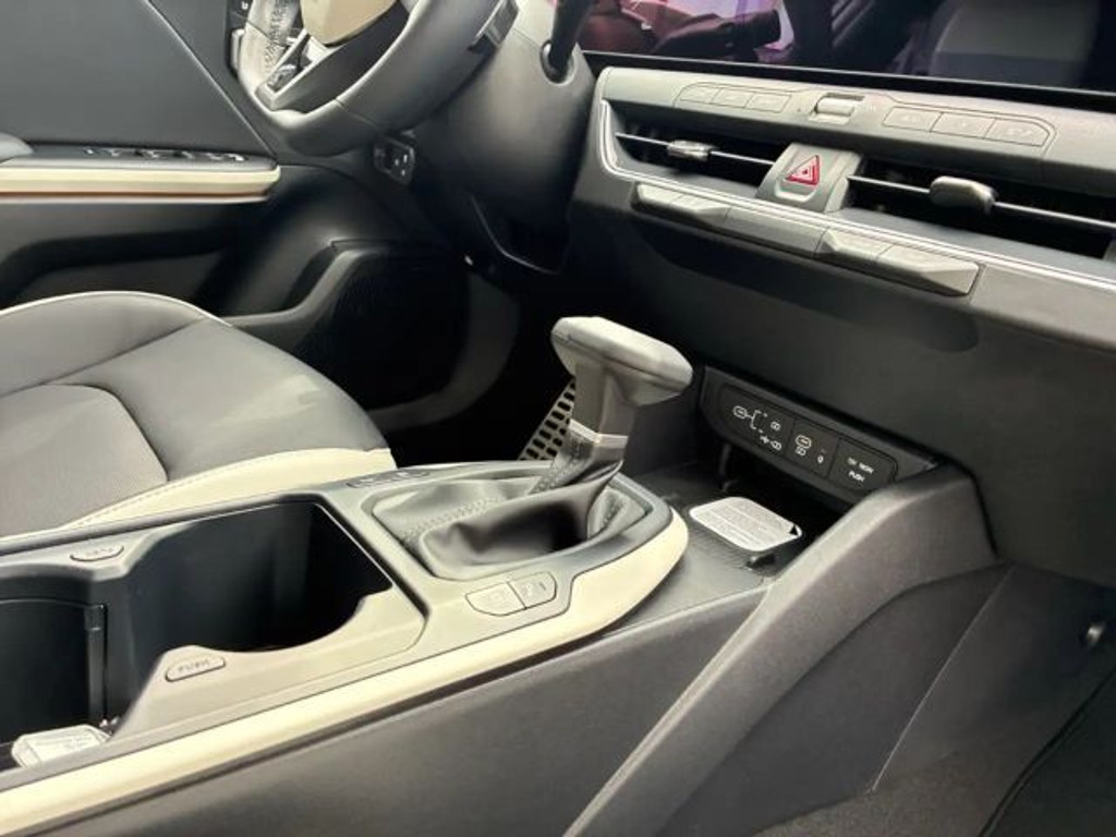 Kia K4