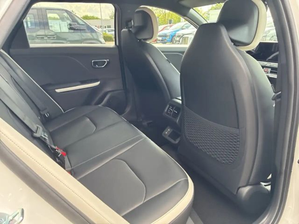 Kia K4