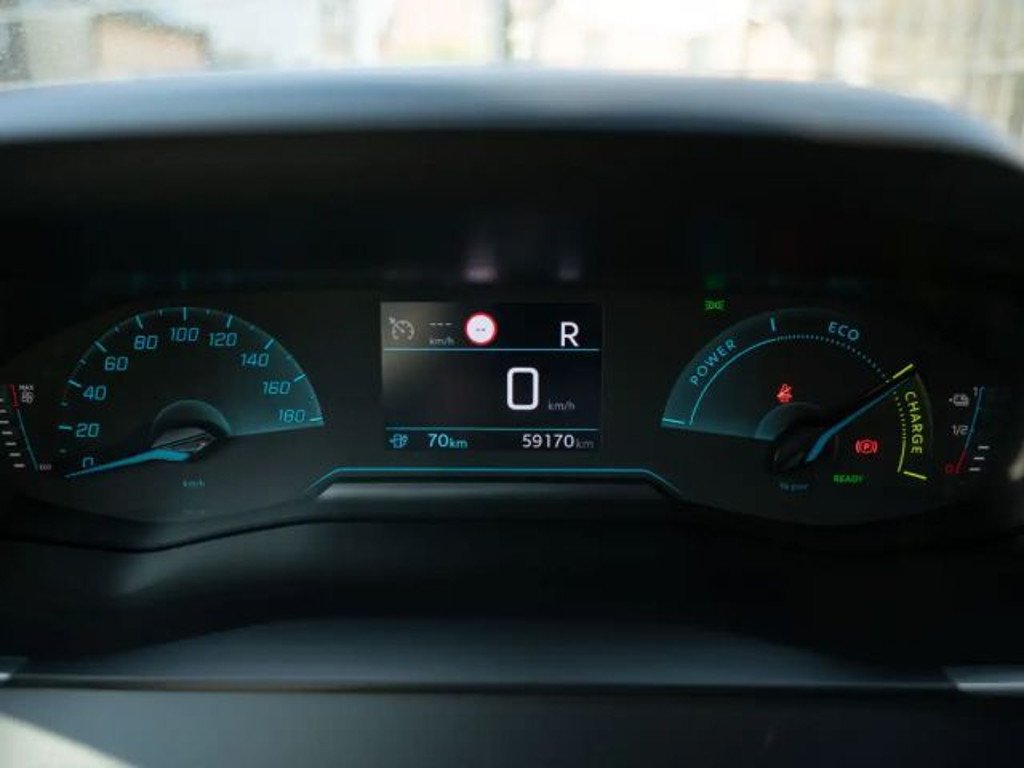 Peugeot e-2008