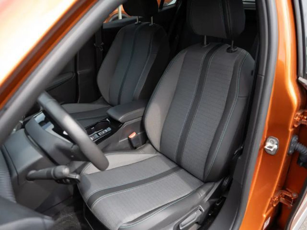 Peugeot e-2008