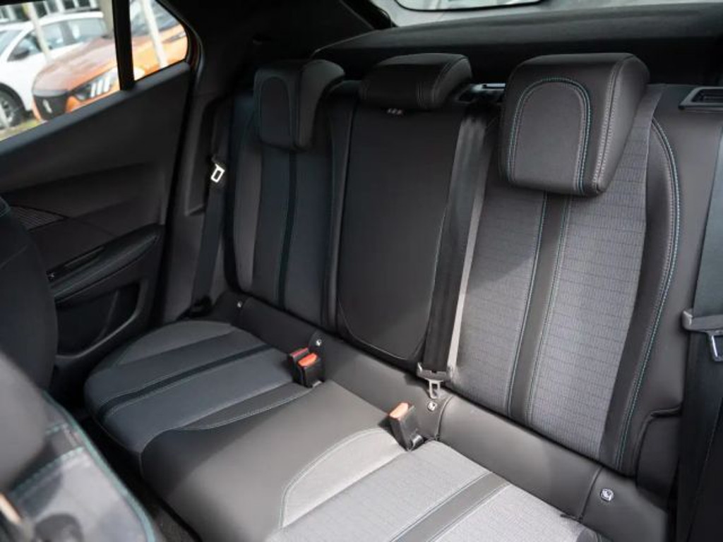 Peugeot e-2008