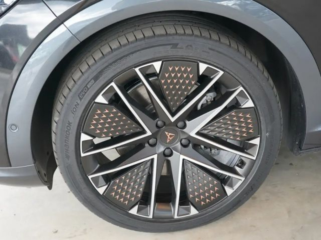 Cupra Tavascan