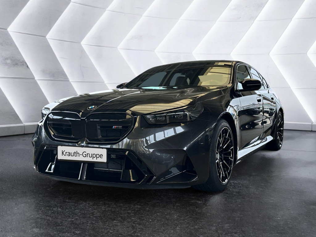 BMW M5 Sedan