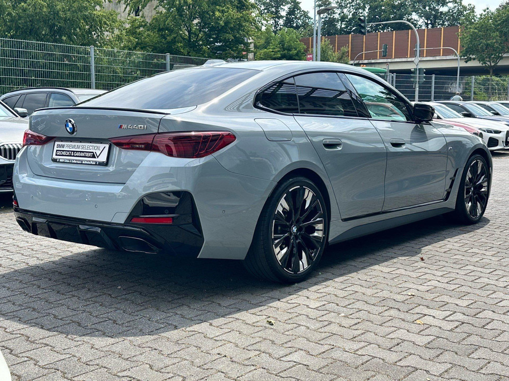 BMW M440