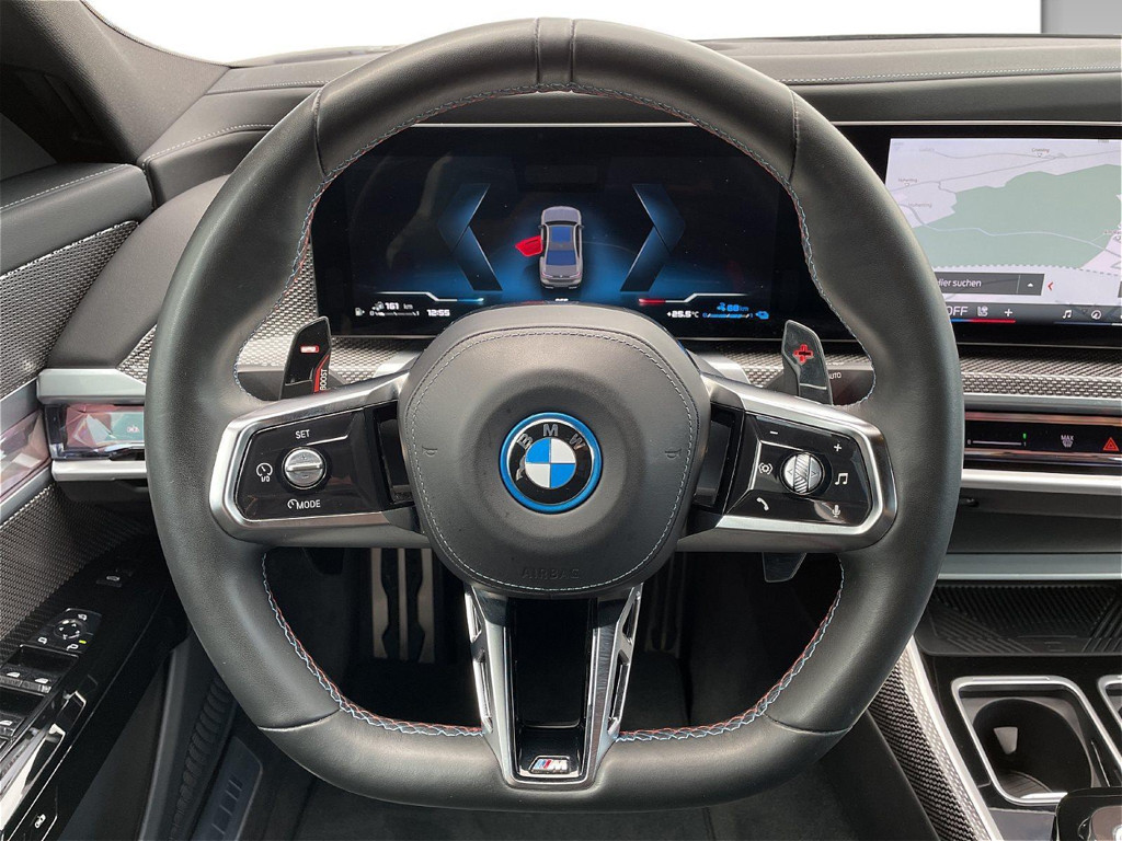 BMW M760