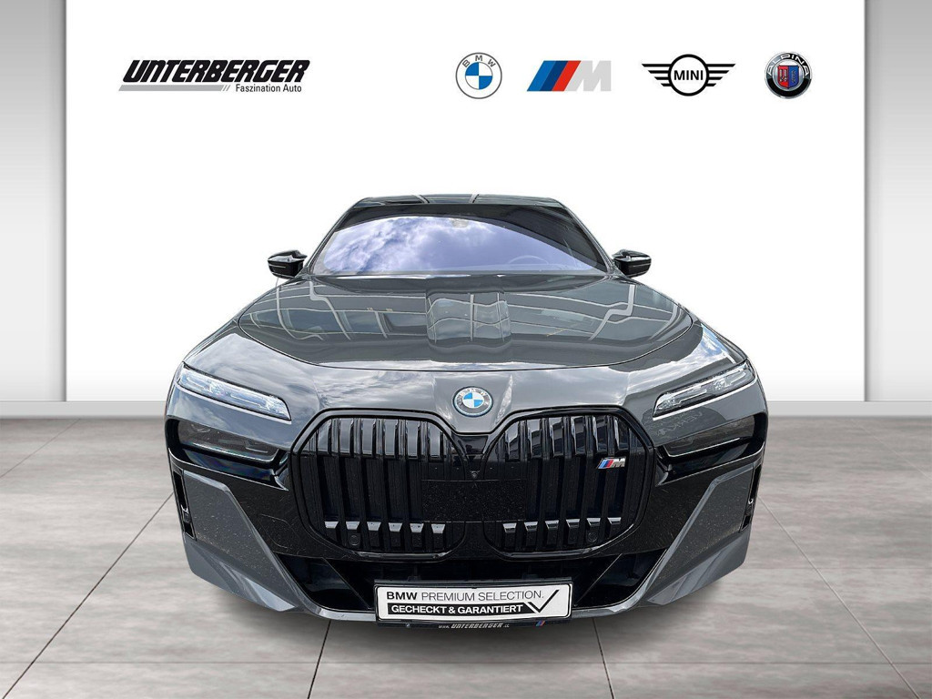 BMW M760