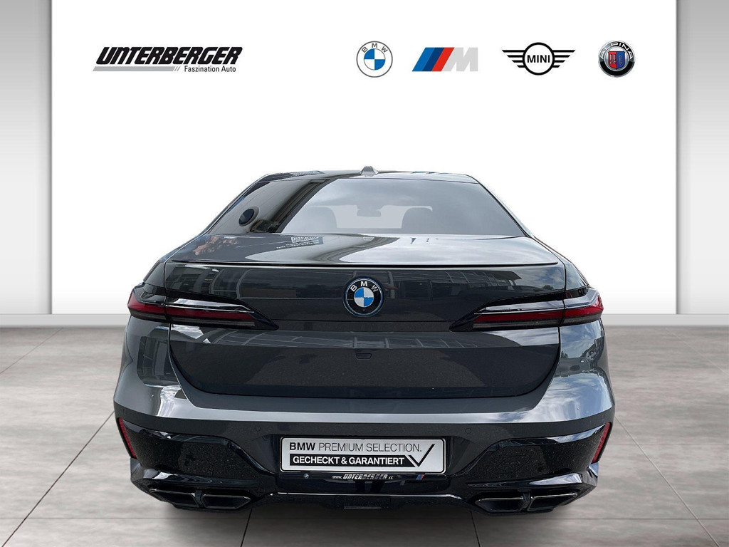 BMW M760