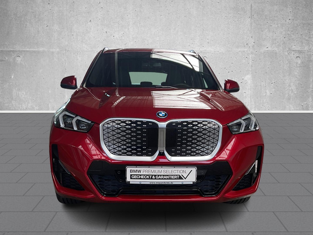 BMW iX1