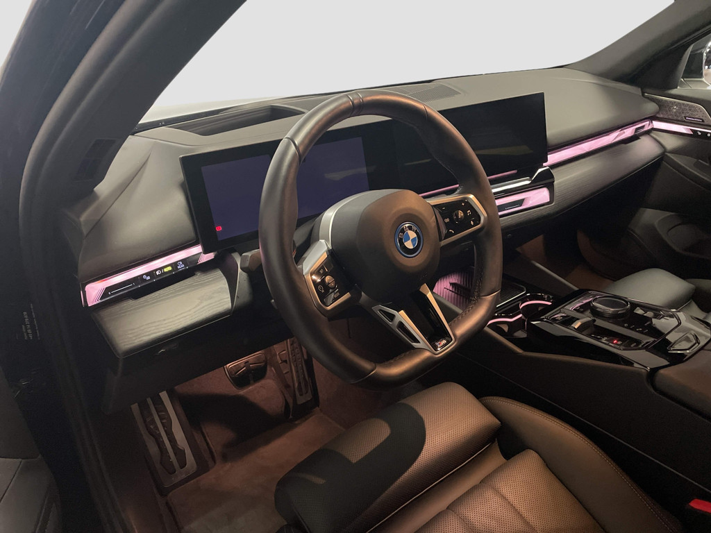 BMW i5