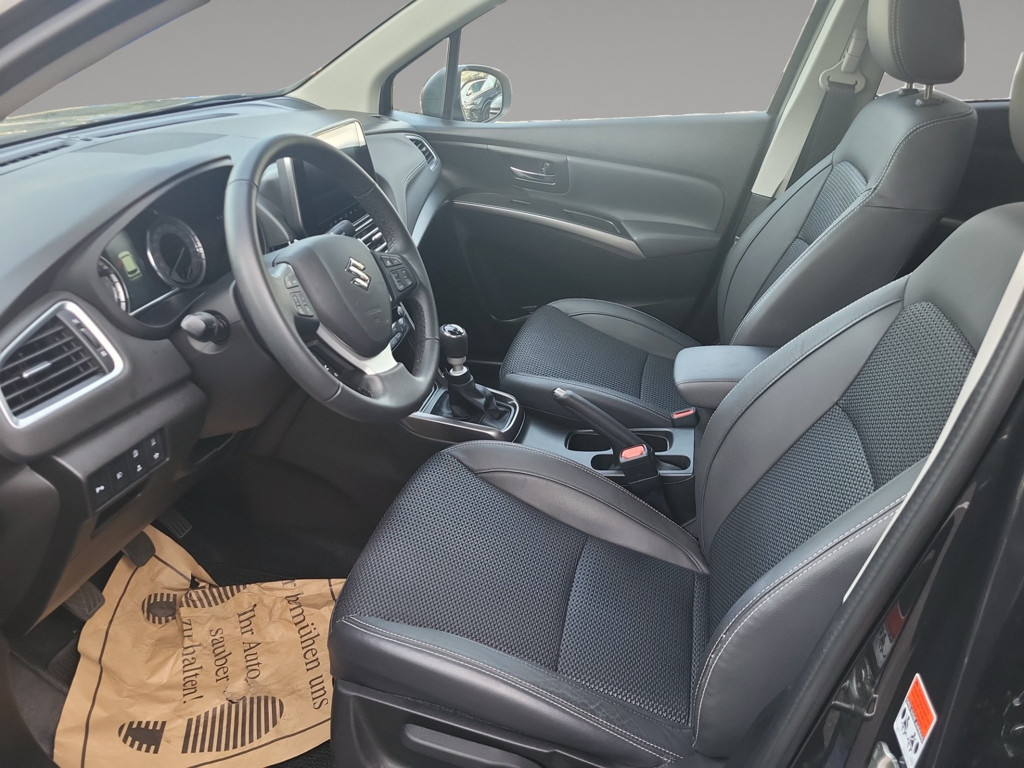 Suzuki S-Cross