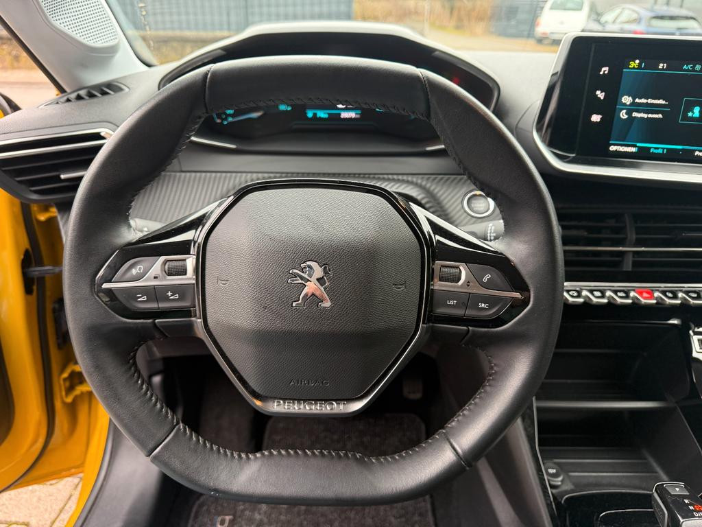 Peugeot e-208