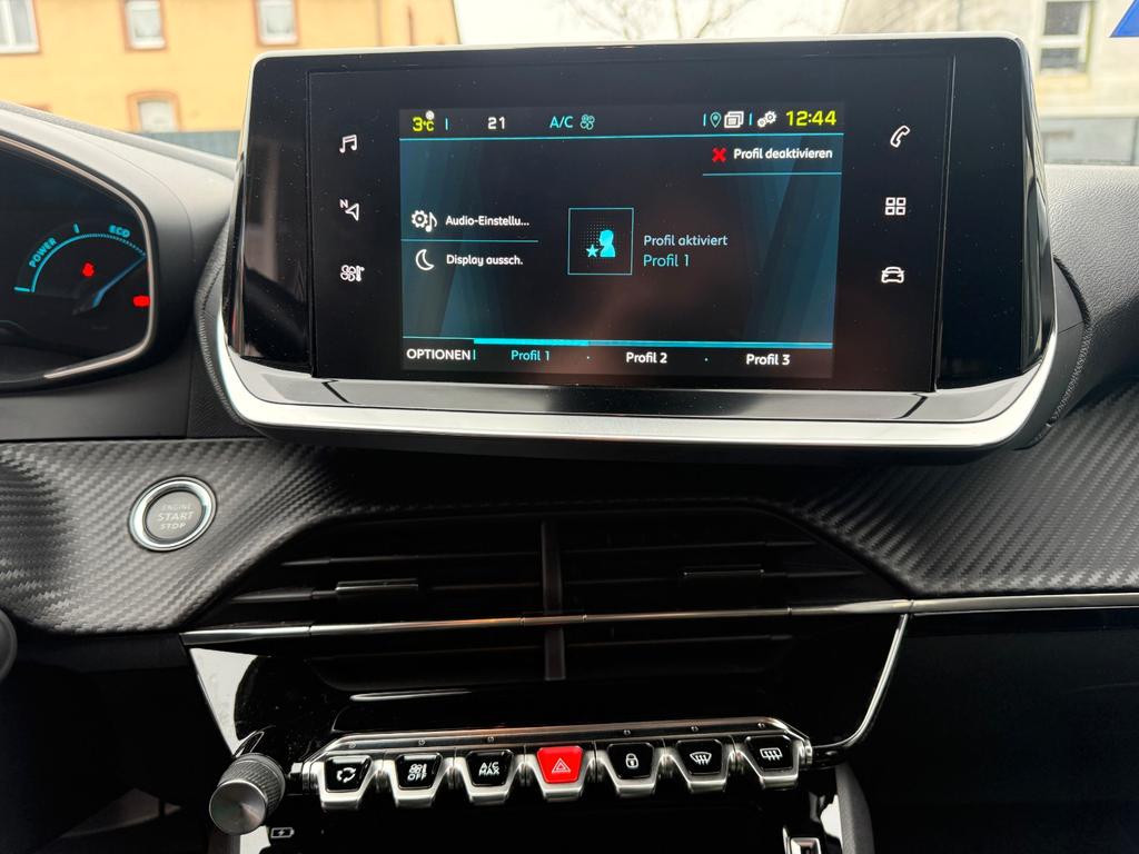 Peugeot e-208