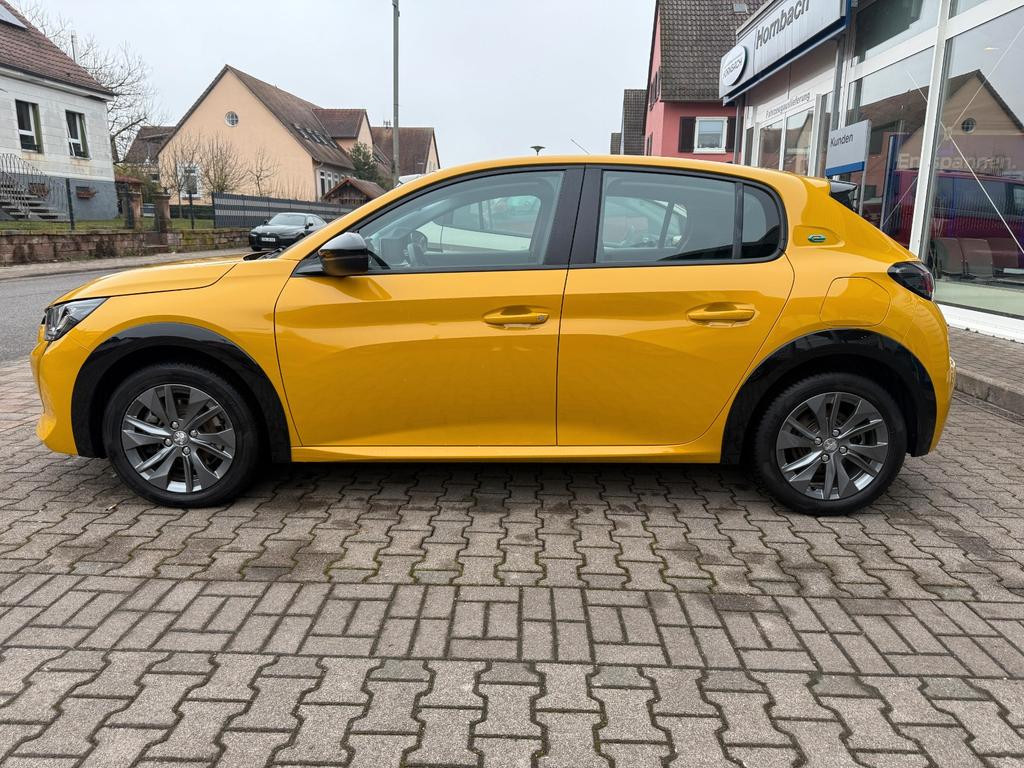 Peugeot e-208