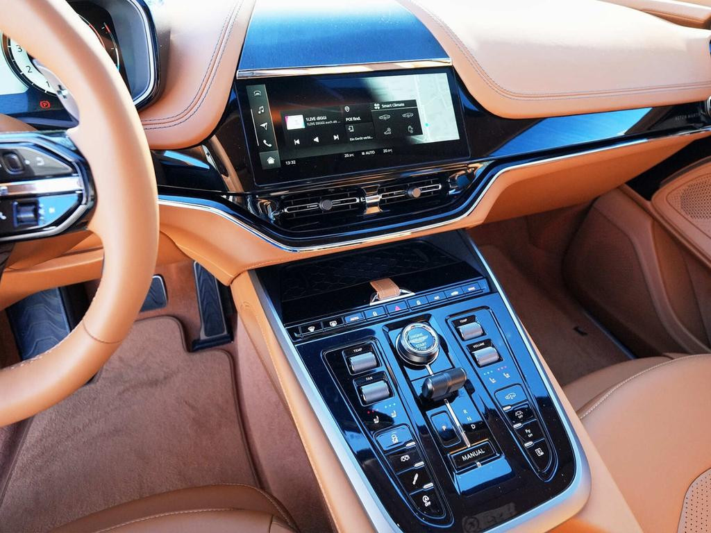 Aston Martin DBX