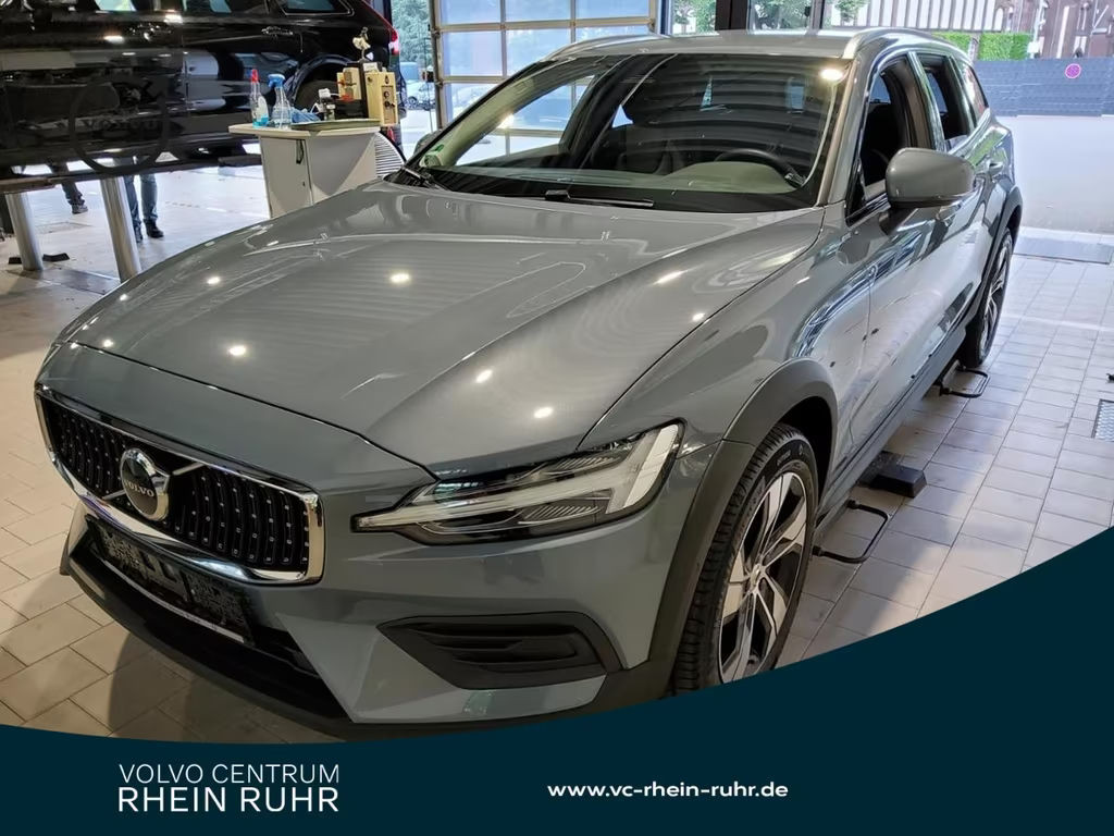 Volvo V60 Cross Country AWD Plus