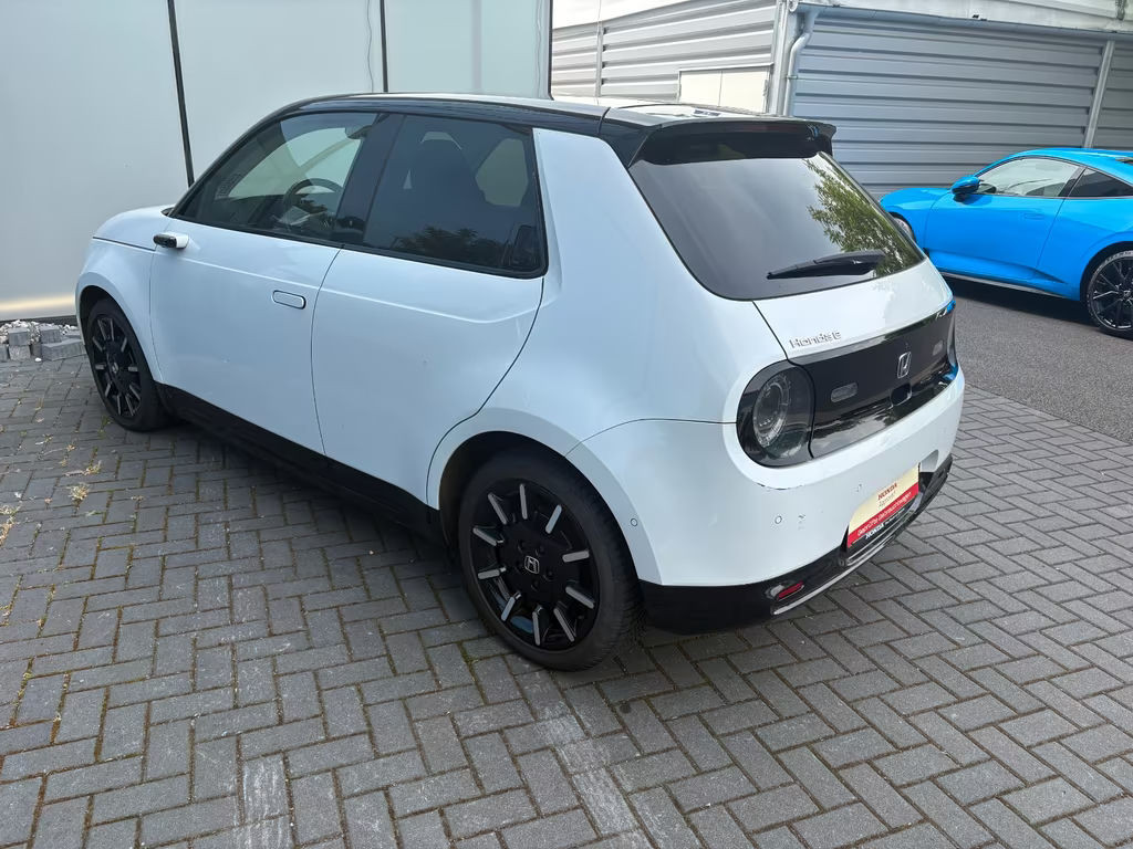 Honda e